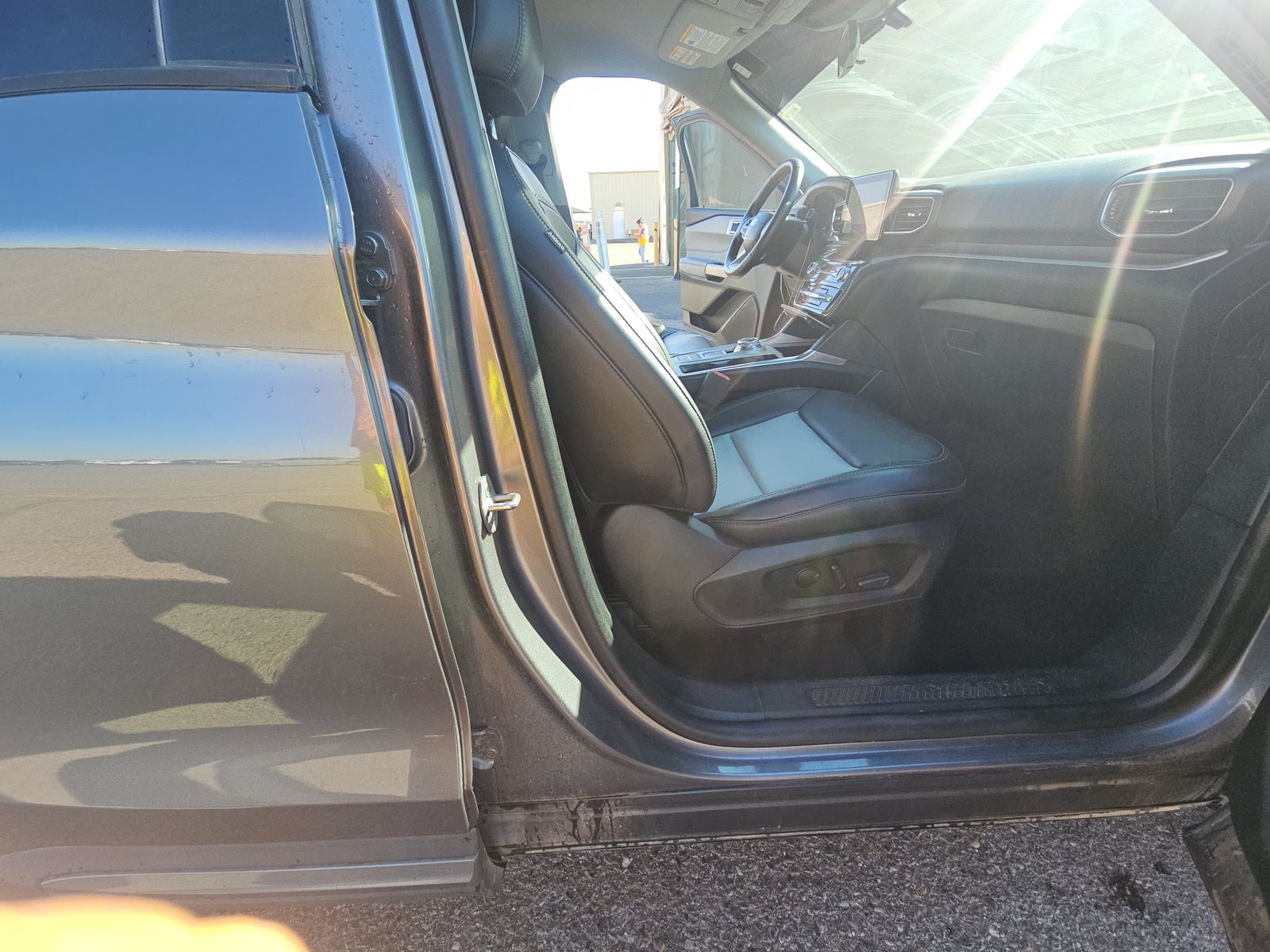 2023 Ford Explorer XLT RWD