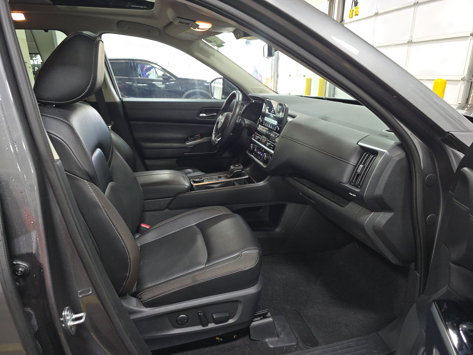 2023 Nissan Pathfinder SL AWD