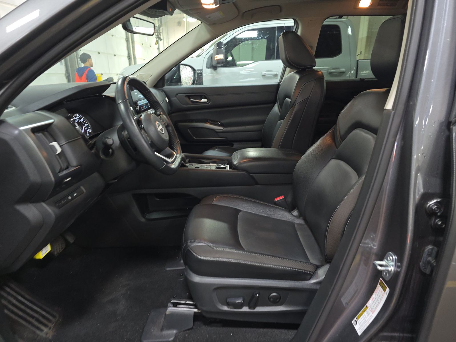 2023 Nissan Pathfinder SL AWD