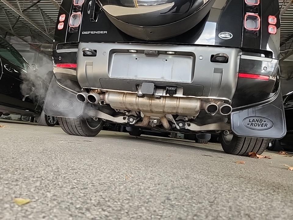 2023 Land Rover Defender 110 V8 AWD