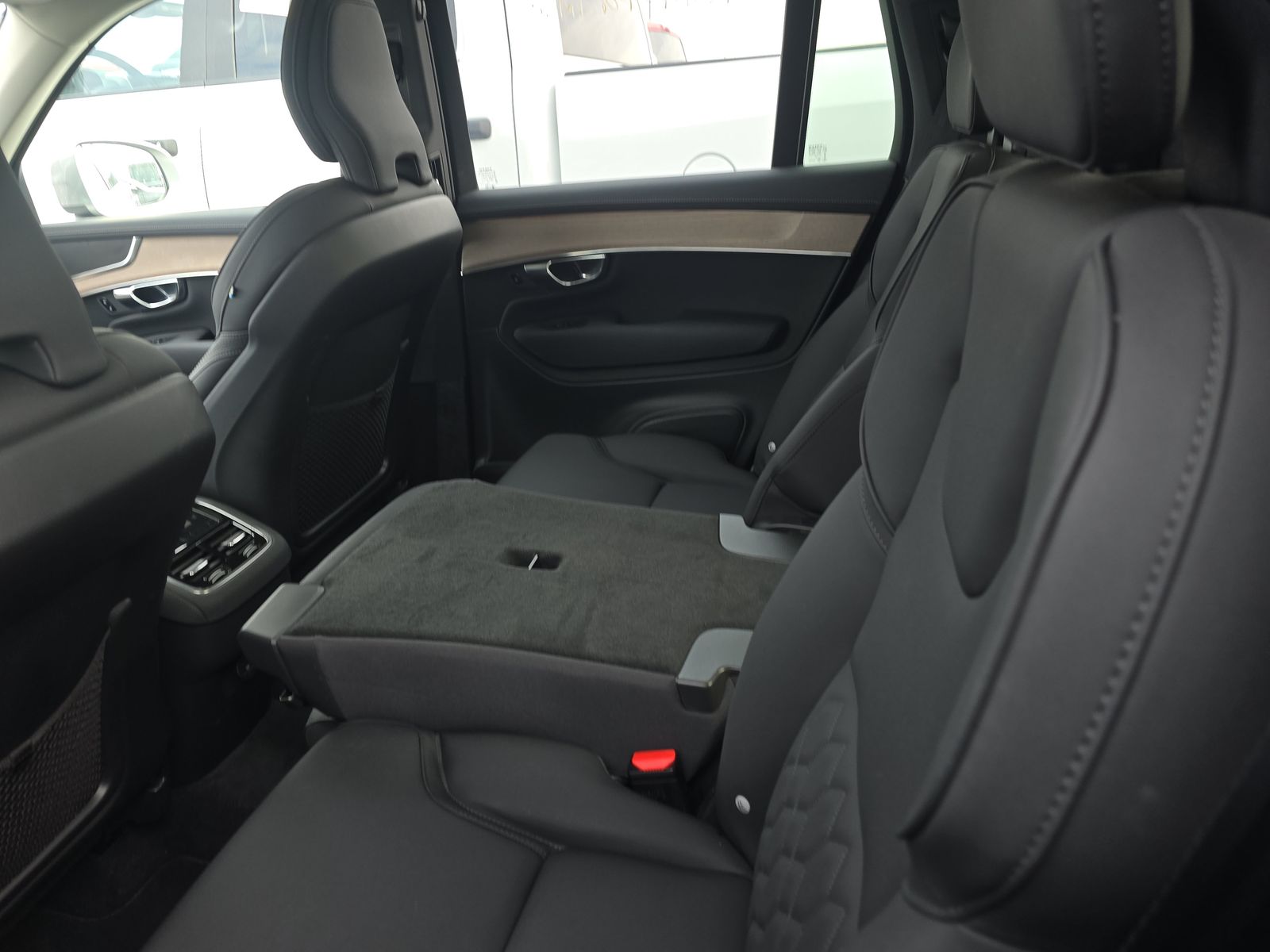 2025 Volvo XC90 B6 Plus AWD