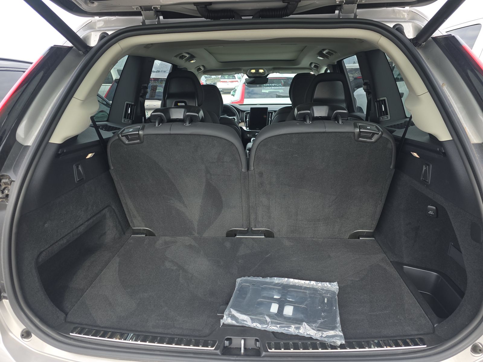 2025 Volvo XC90 B6 Plus AWD