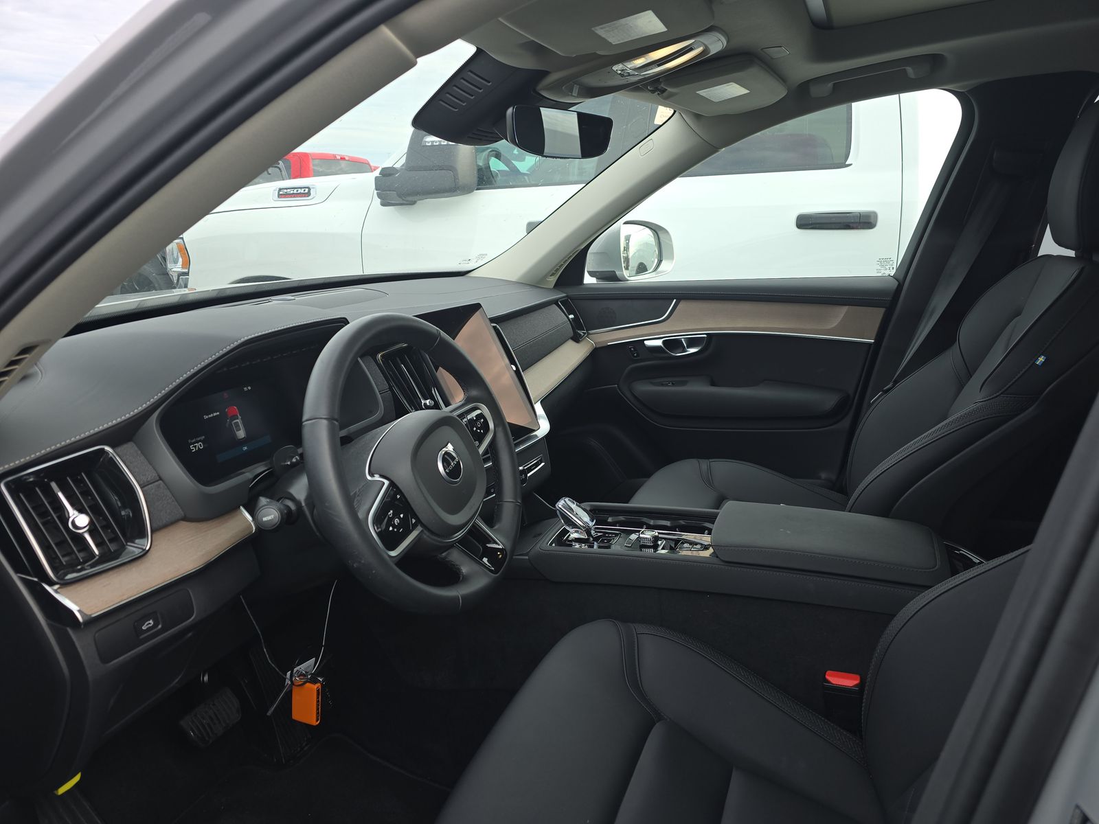 2025 Volvo XC90 B6 Plus AWD