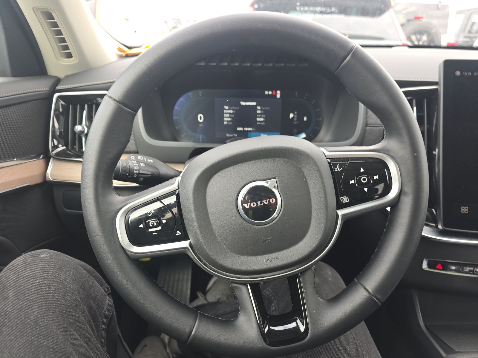 2025 Volvo XC90 B6 Plus AWD