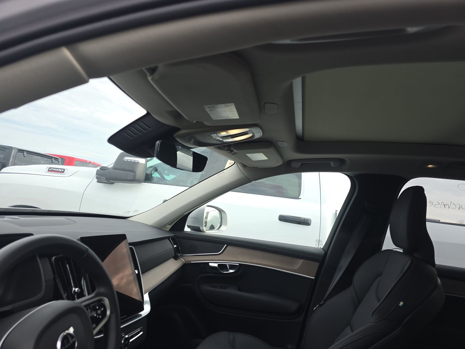 2025 Volvo XC90 B6 Plus AWD