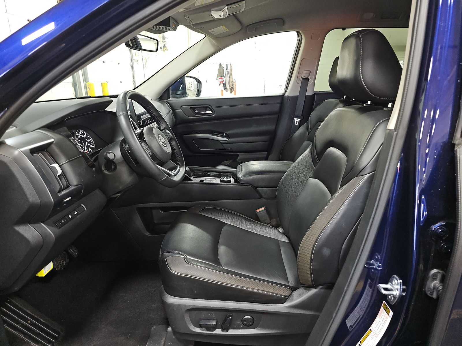 2024 Nissan Pathfinder SL AWD