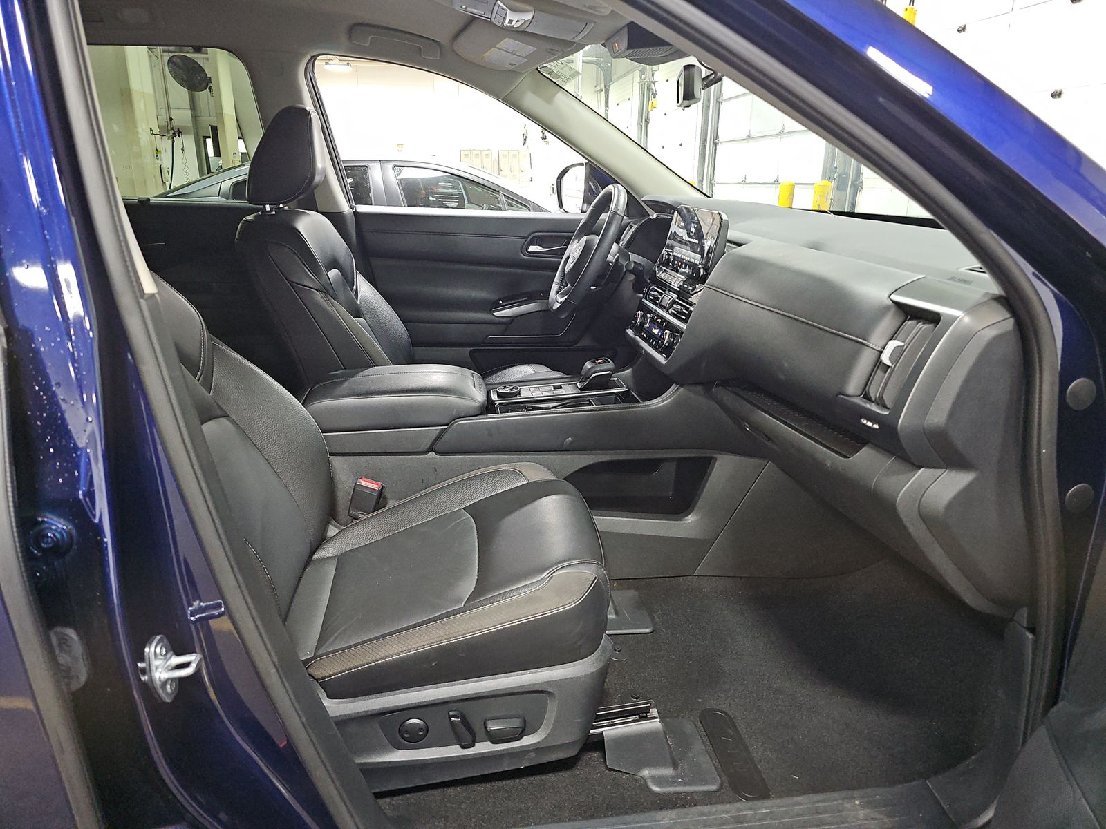 2024 Nissan Pathfinder SL AWD