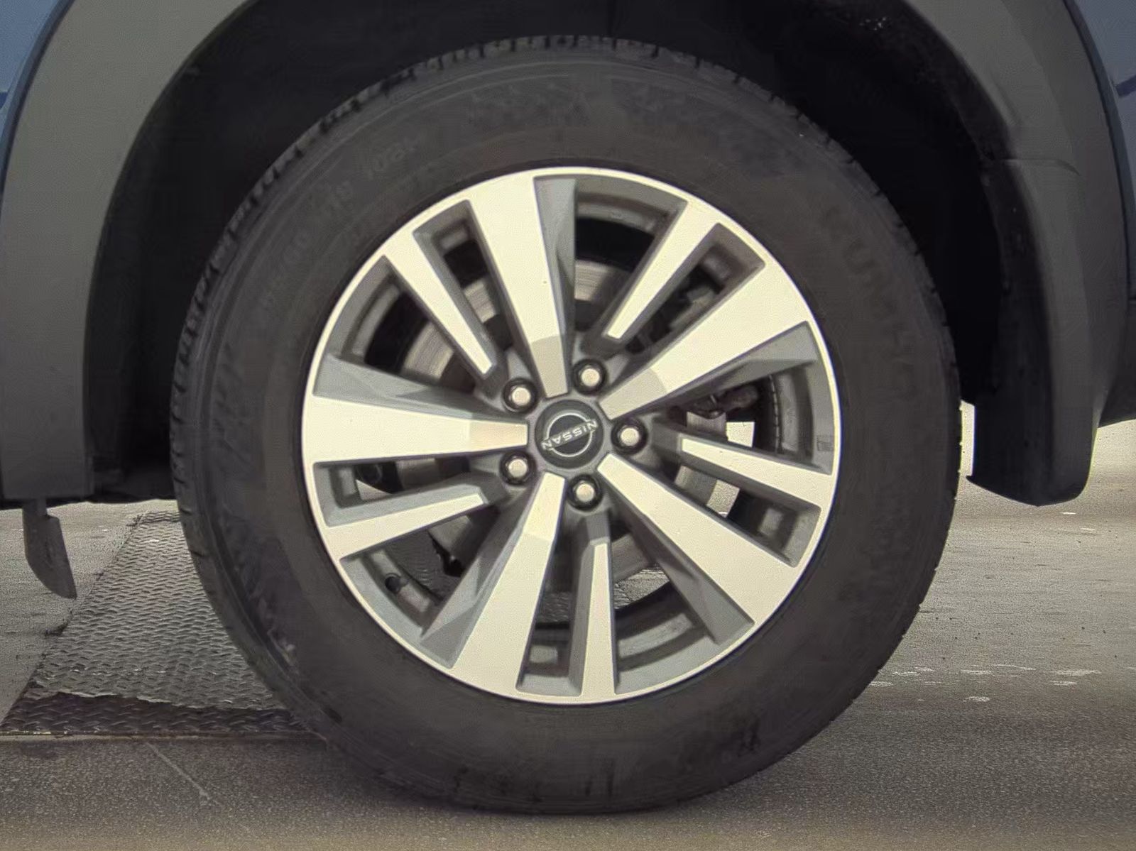 2024 Nissan Pathfinder SL AWD