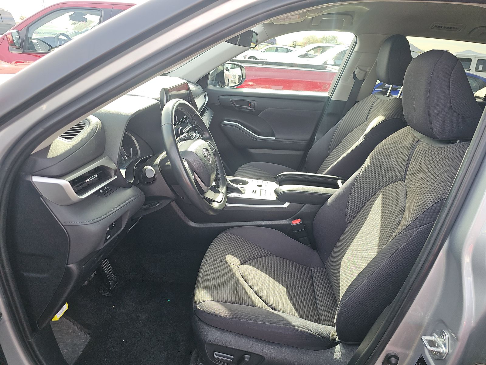 2024 Toyota Highlander LE AWD