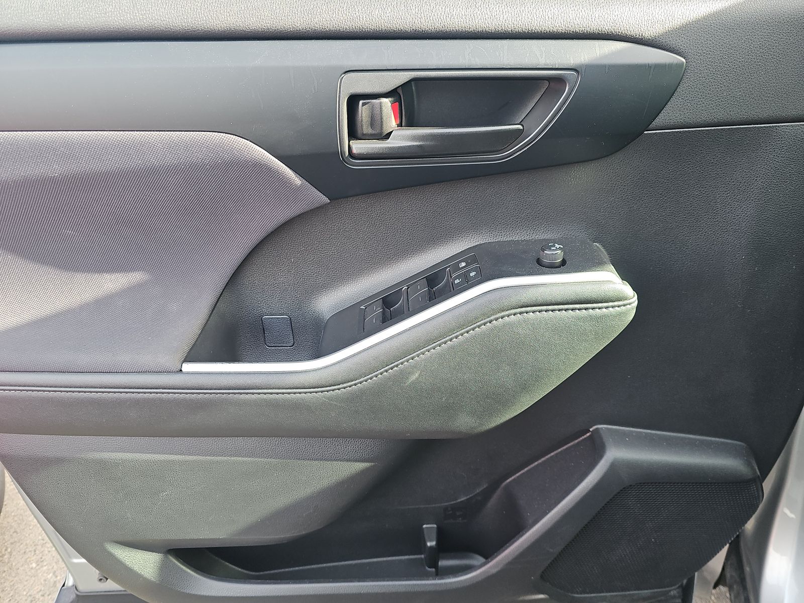 2024 Toyota Highlander LE AWD