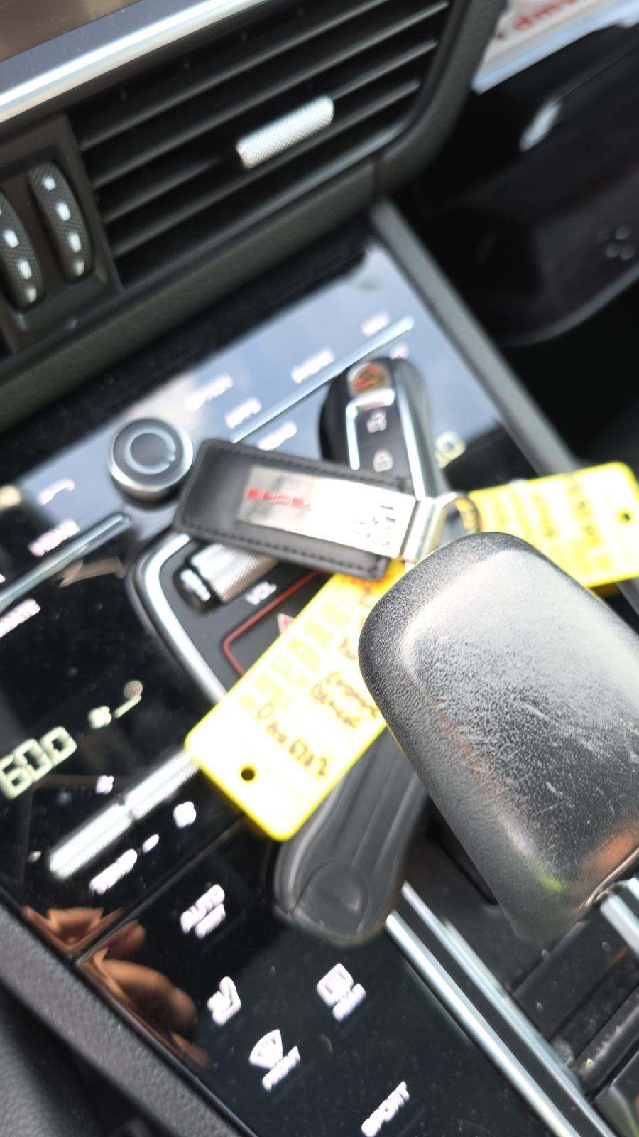 2022 Porsche Cayenne Platinum Edition AWD