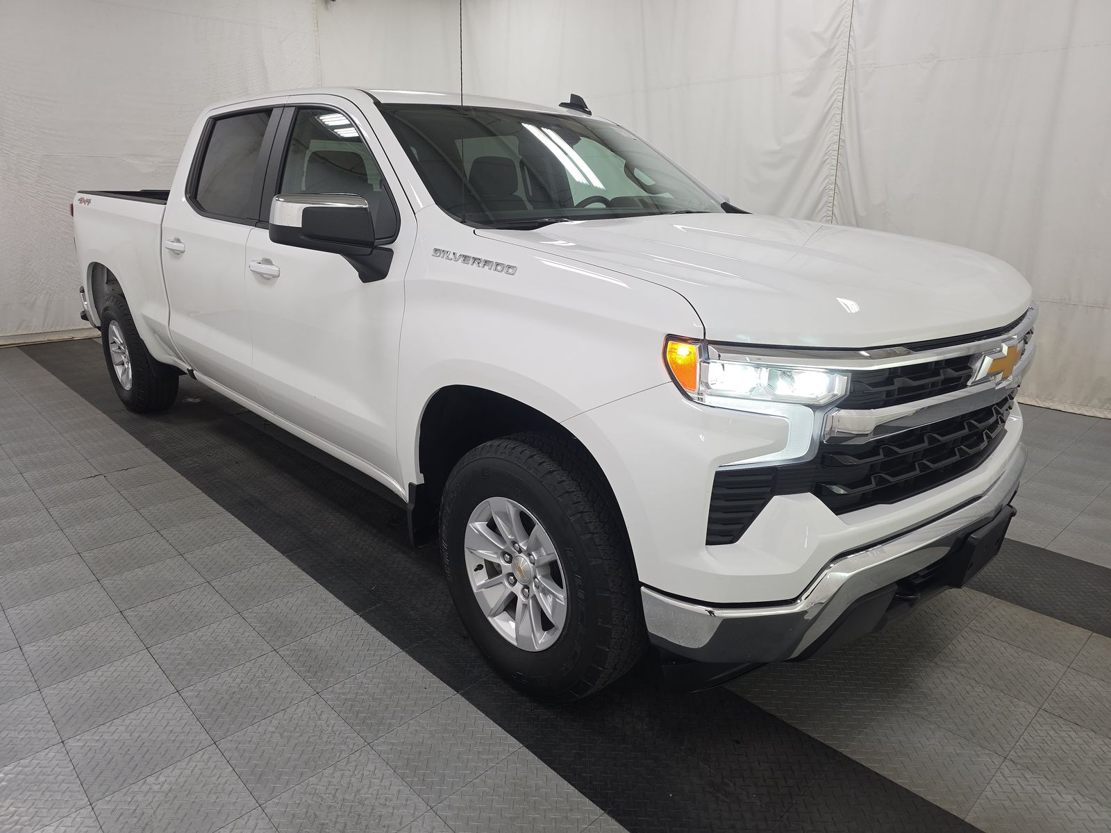 2025 Chevrolet Silverado 1500 LT AWD