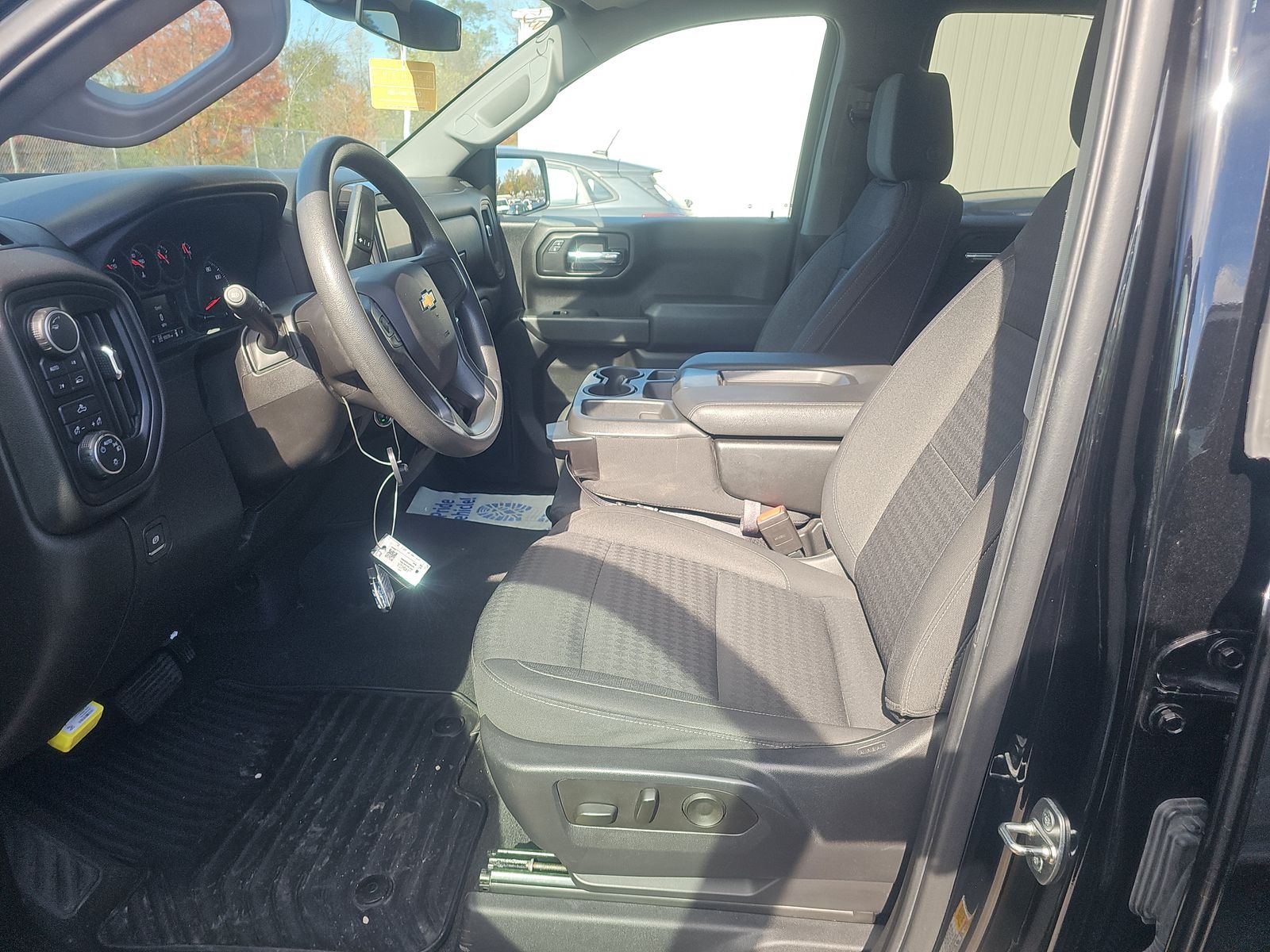 2022 Chevrolet Silverado 1500 Custom AWD