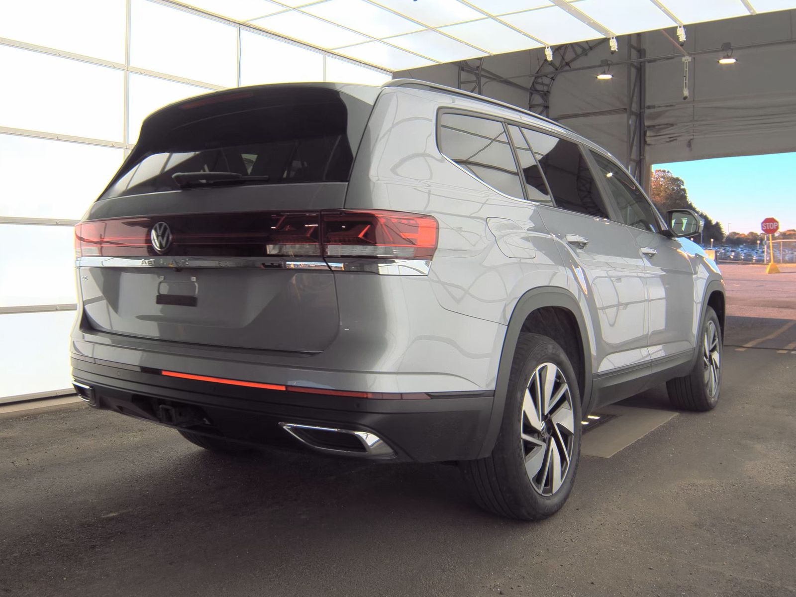 2024 Volkswagen Atlas 2.0T SE FWD