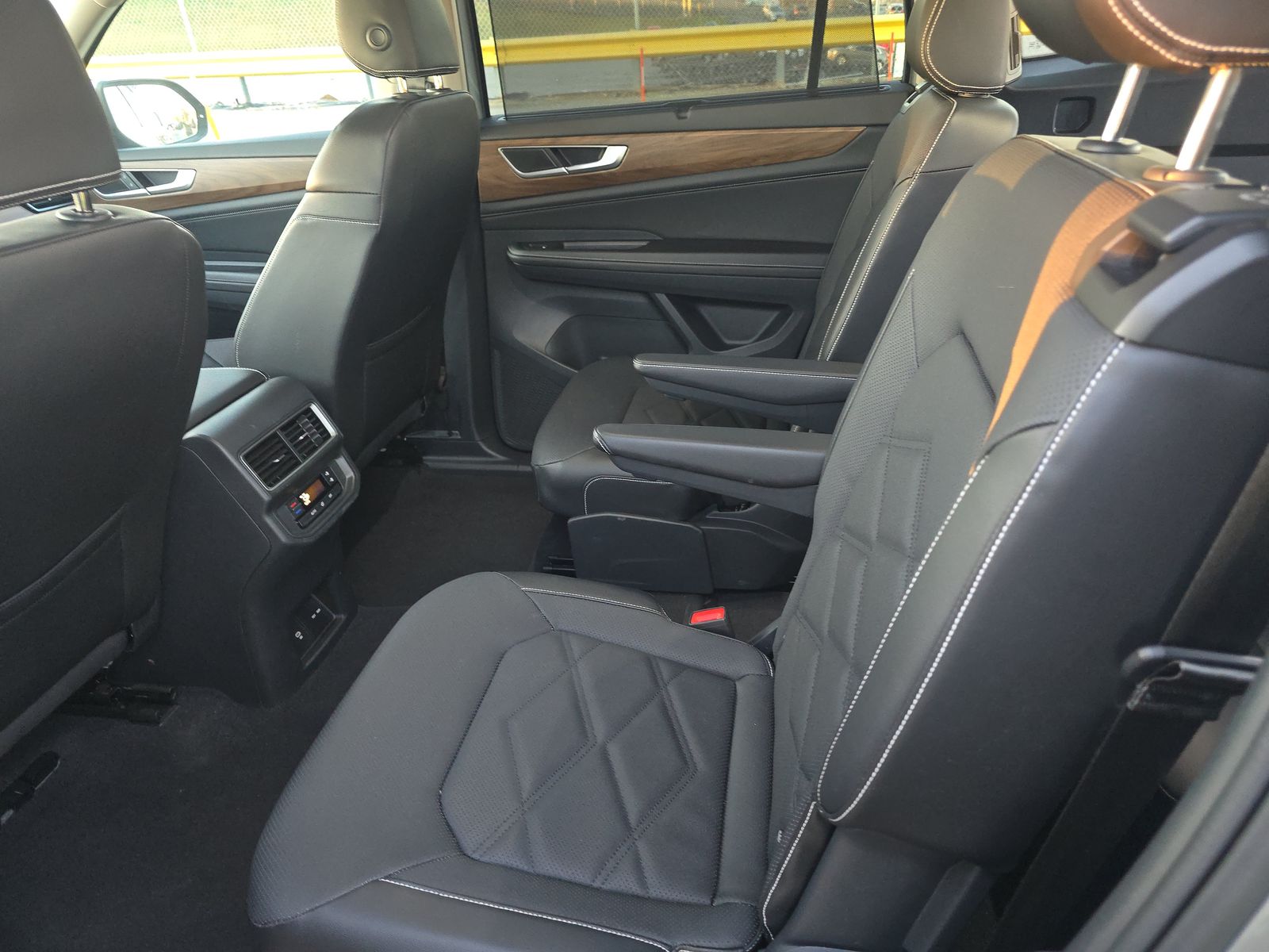 2024 Volkswagen Atlas 2.0T SE FWD