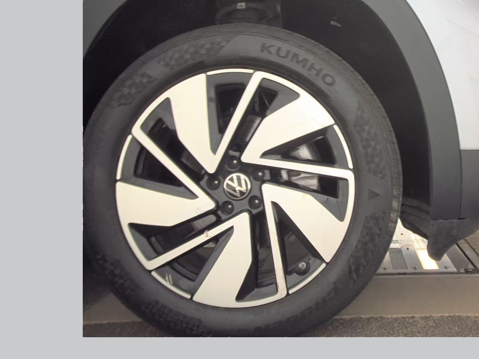 2024 Volkswagen Atlas 2.0T SE FWD