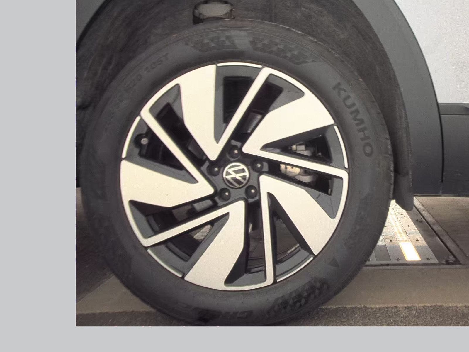 2024 Volkswagen Atlas 2.0T SE FWD