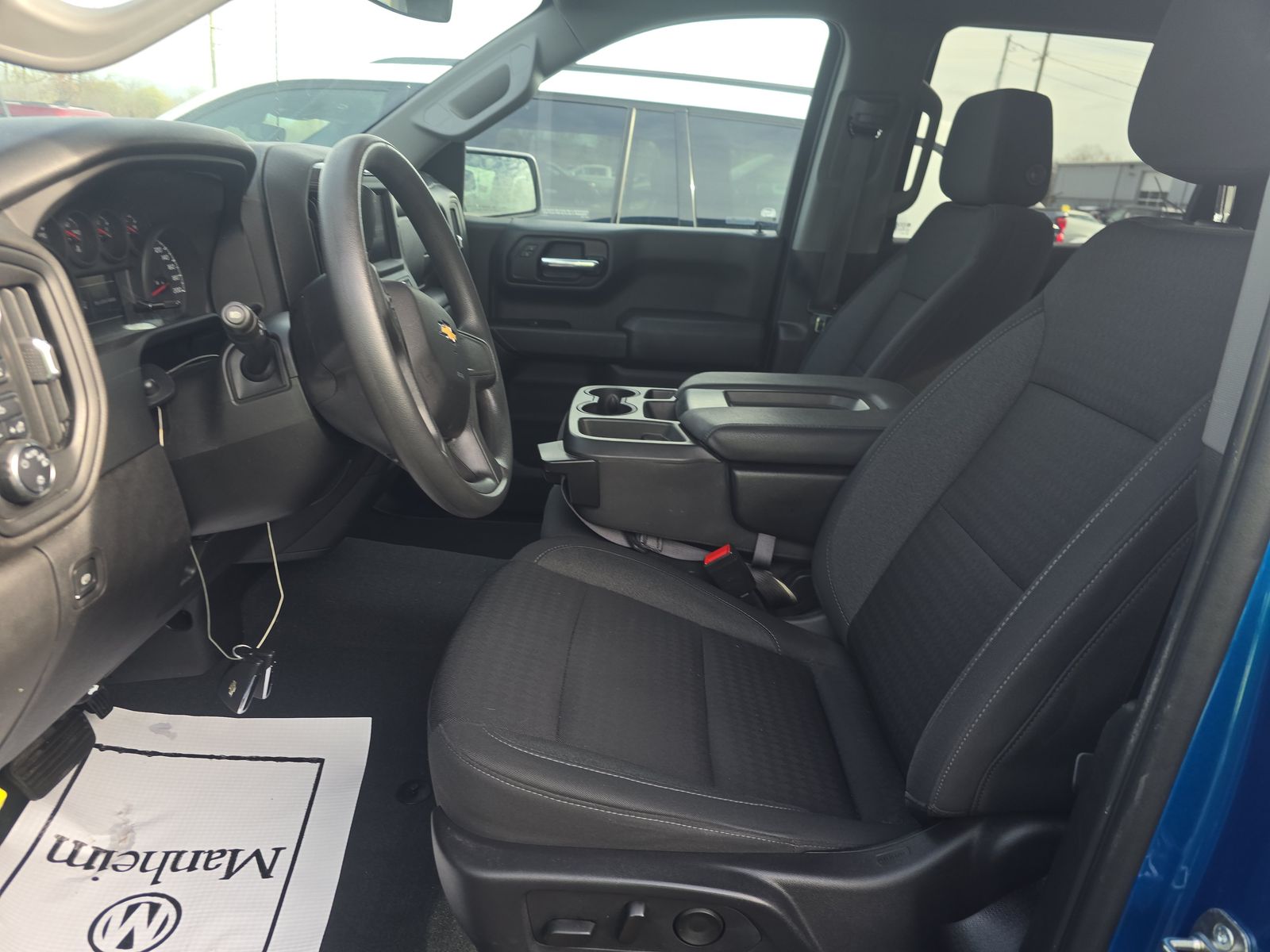 2023 Chevrolet Silverado 1500 Custom AWD