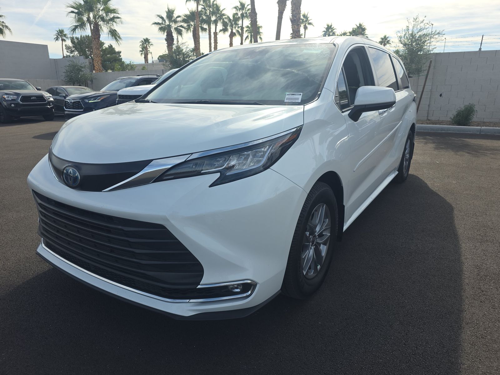 2022 Toyota Sienna XLE FWD