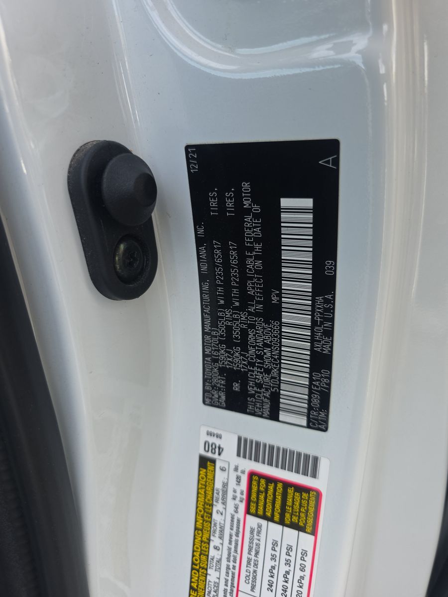 2022 Toyota Sienna XLE FWD