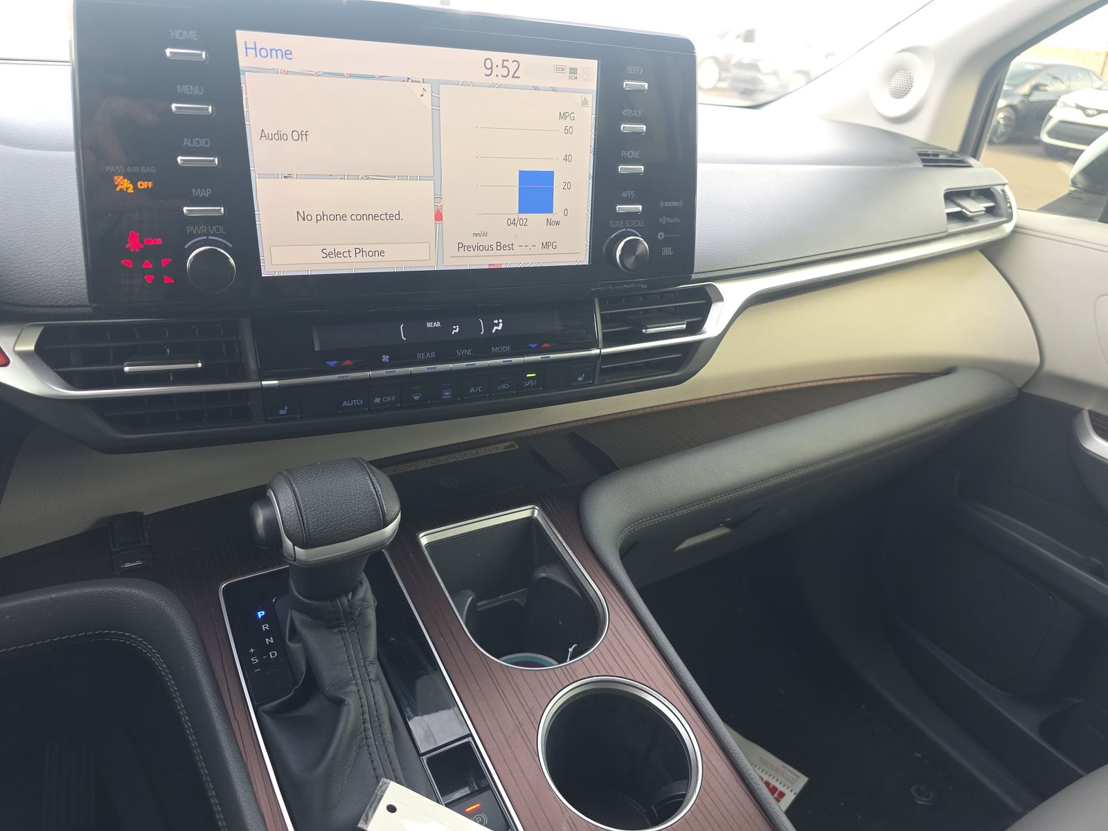 2022 Toyota Sienna XLE FWD