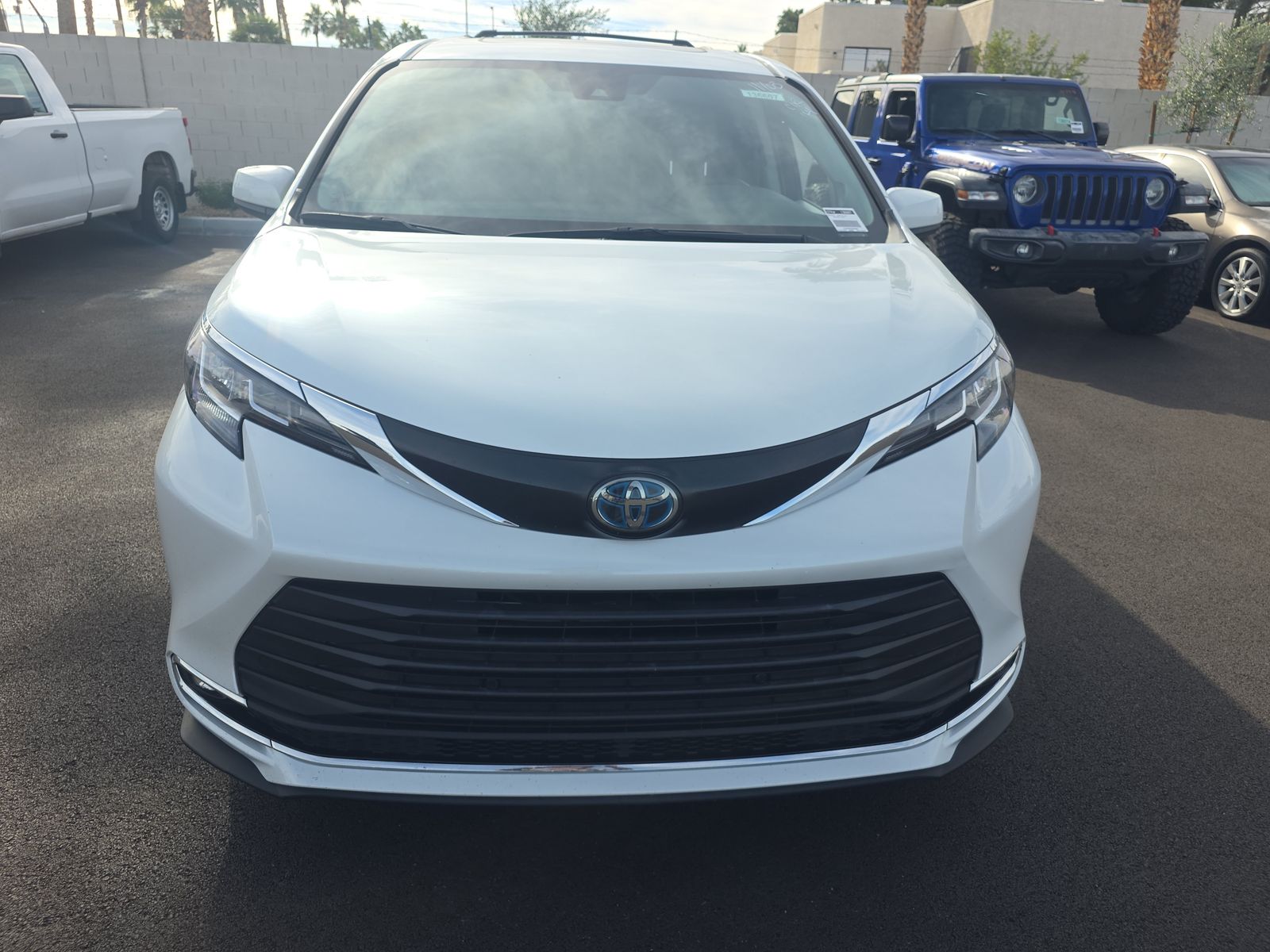 2022 Toyota Sienna XLE FWD