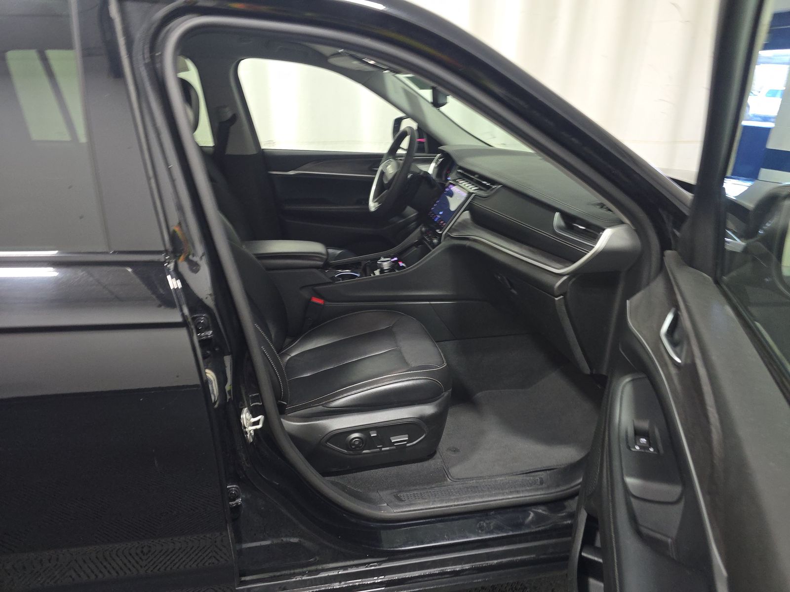 2023 Jeep Grand Cherokee Limited AWD