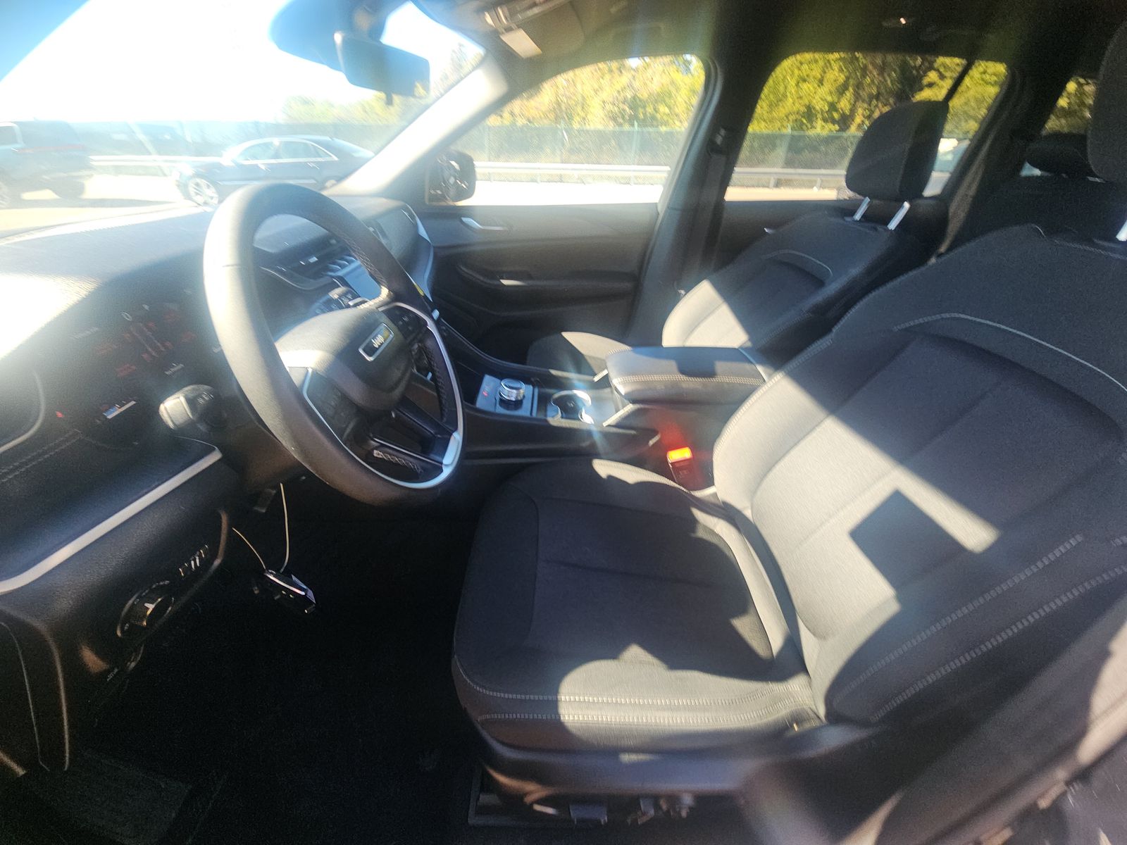 2025 Jeep Grand Cherokee Laredo RWD