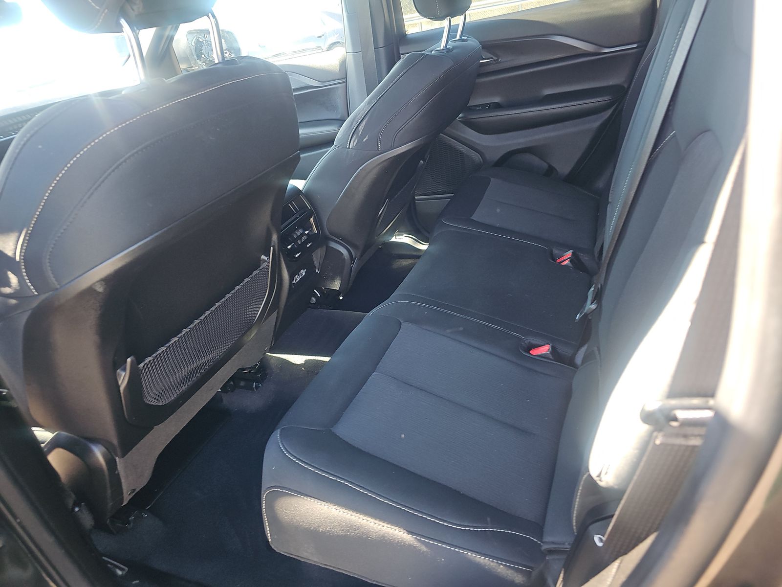 2025 Jeep Grand Cherokee Laredo RWD