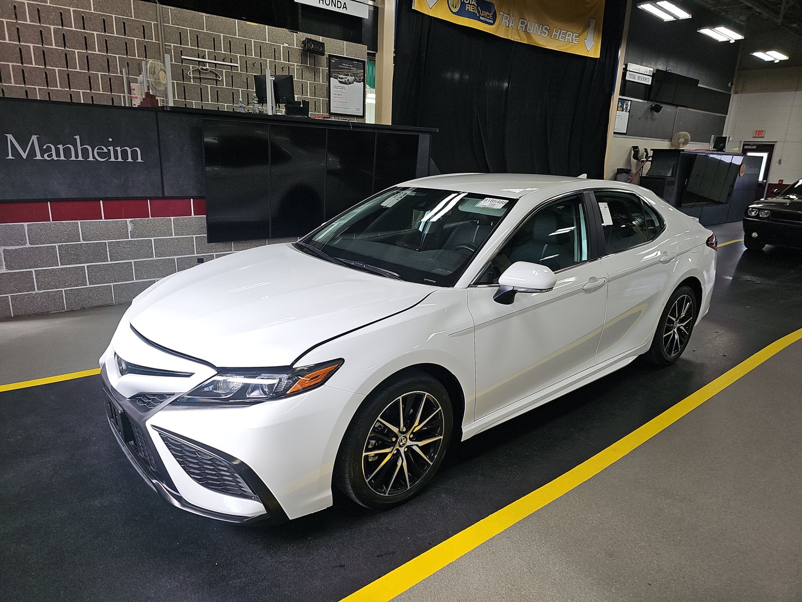 2024 Toyota Camry SE FWD