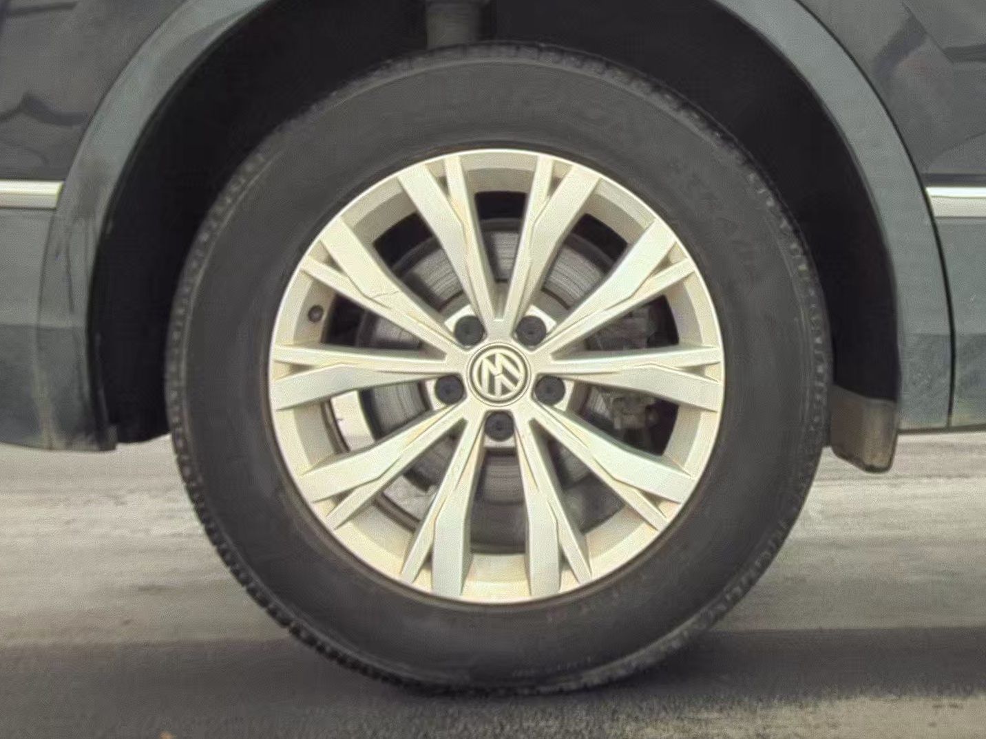 2018 Volkswagen Tiguan 2.0T SE FWD