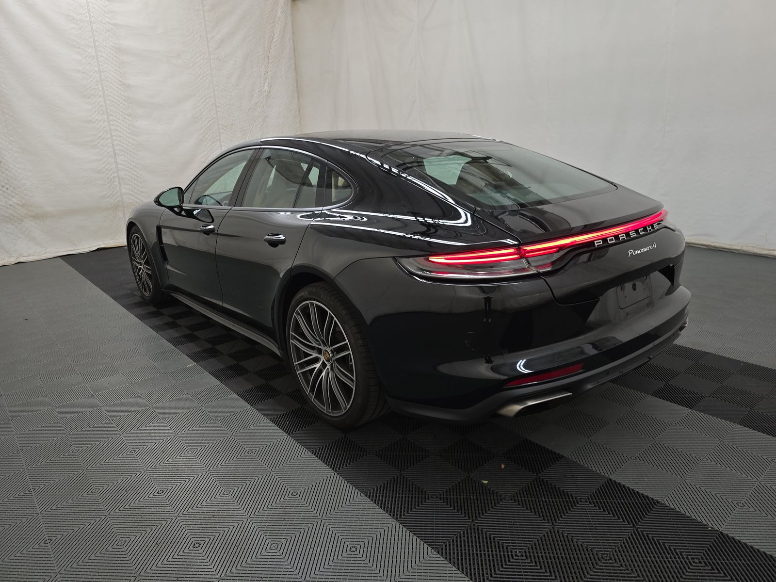 2023 Porsche Panamera 4 AWD