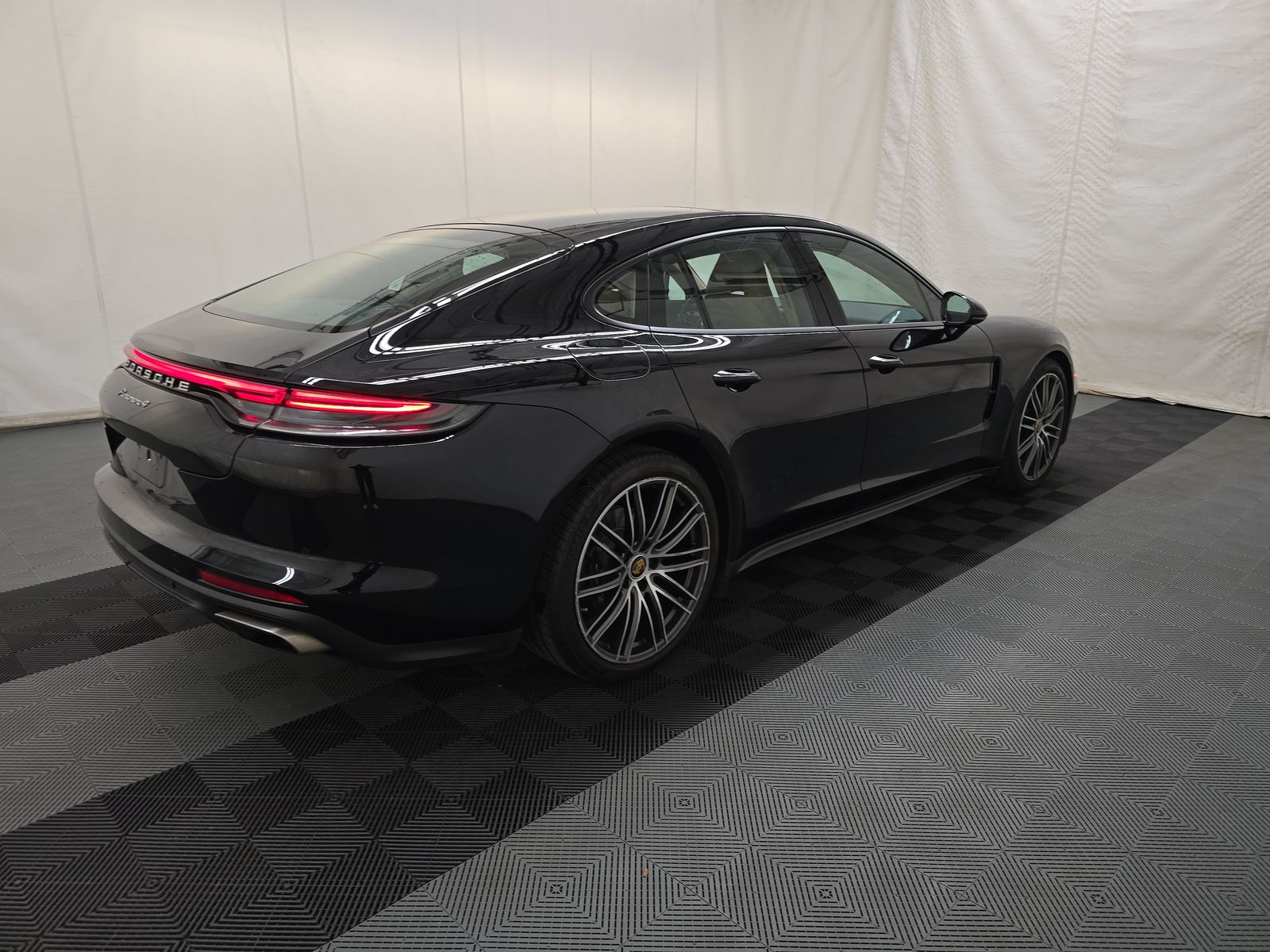 2023 Porsche Panamera 4 AWD