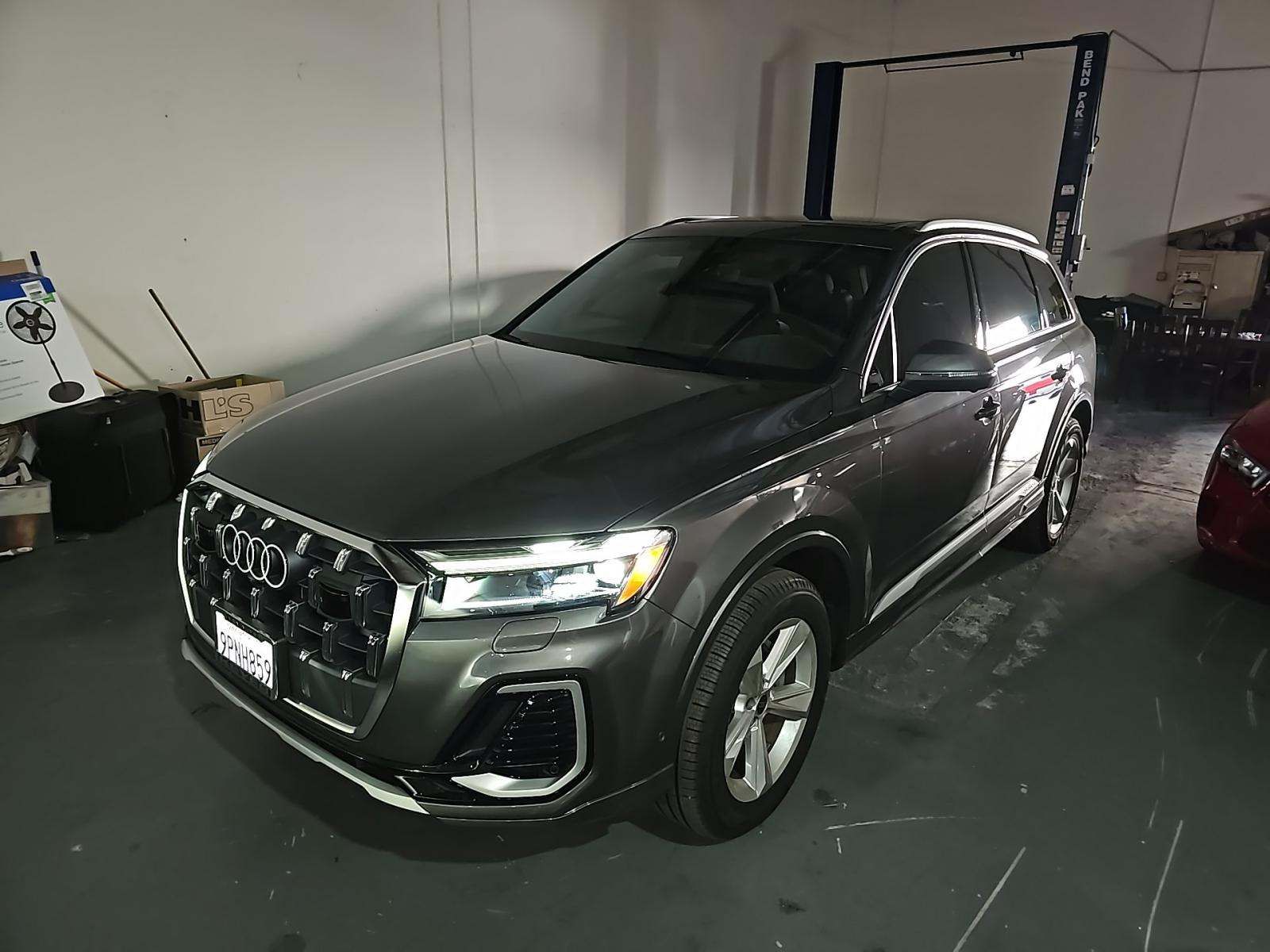 2025 Audi Q7 Premium AWD