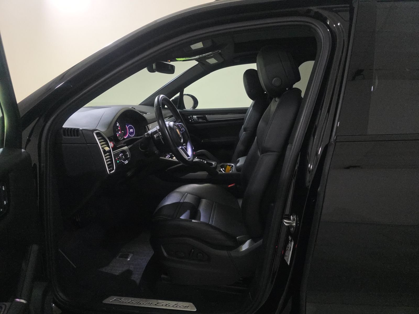 2023 Porsche Cayenne Platinum Edition AWD