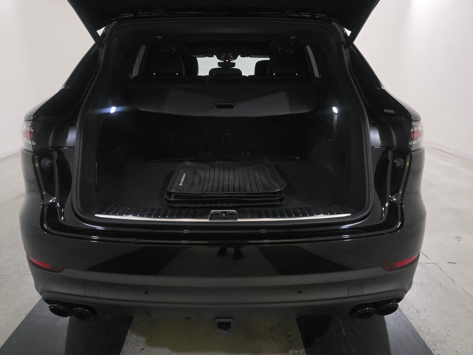 2023 Porsche Cayenne Platinum Edition AWD