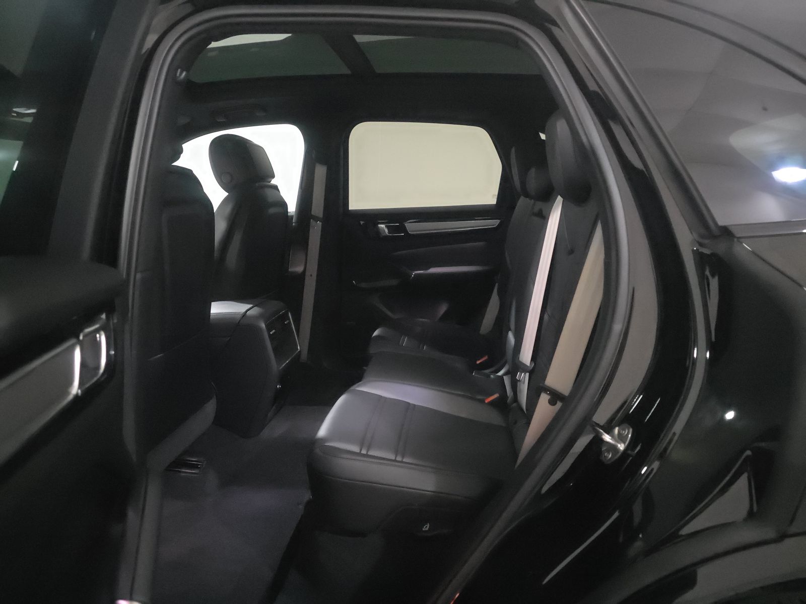 2023 Porsche Cayenne Platinum Edition AWD