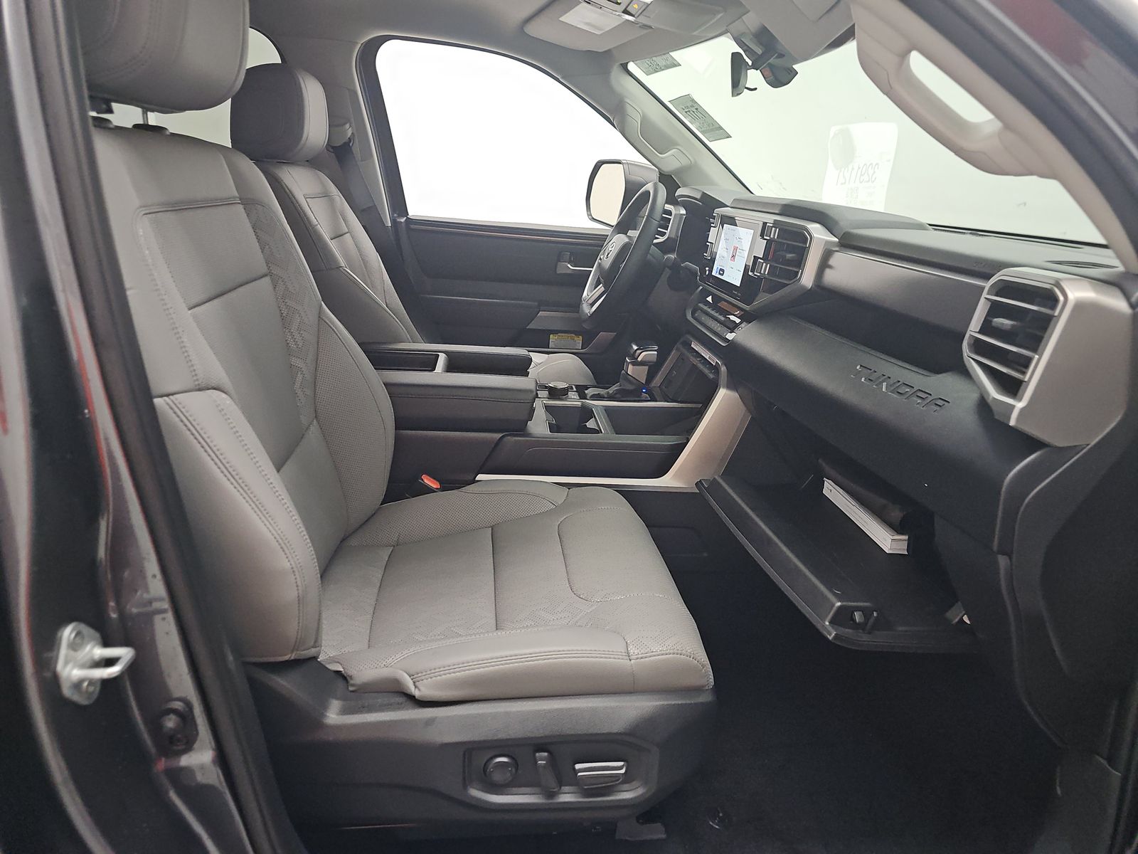 2024 Toyota Tundra SR5 AWD