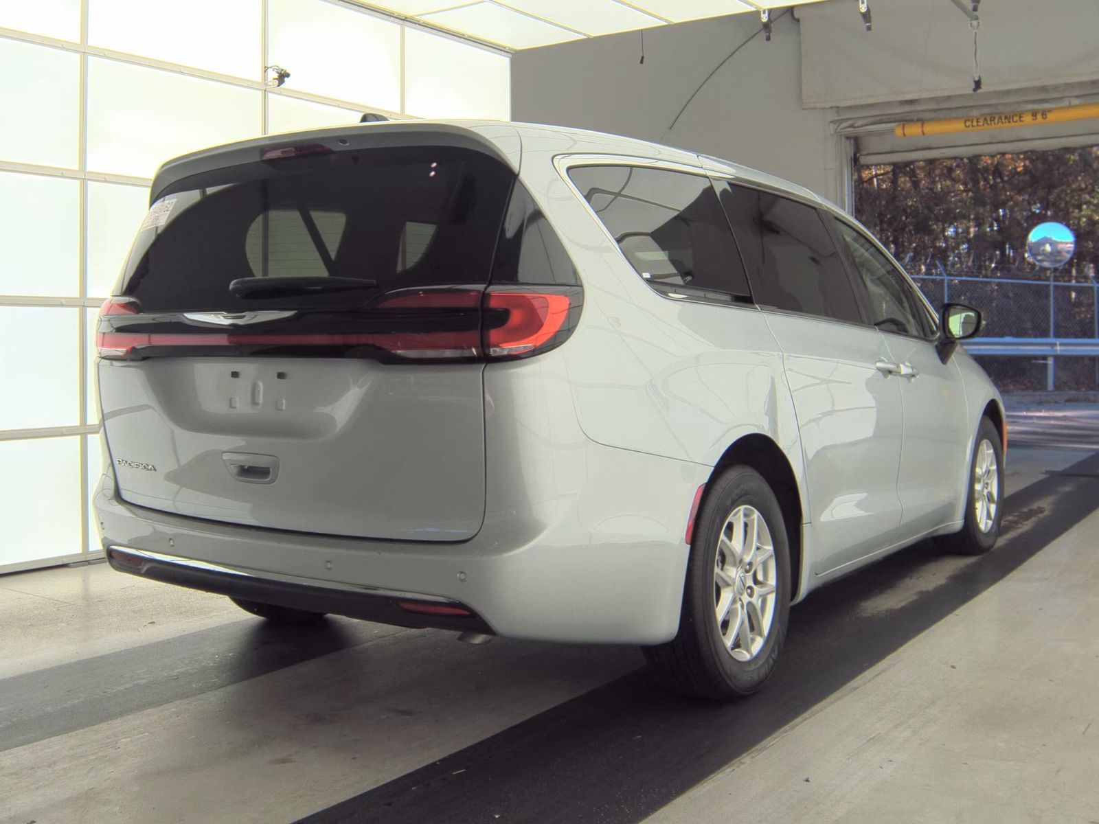 2024 Chrysler Pacifica Touring L FWD