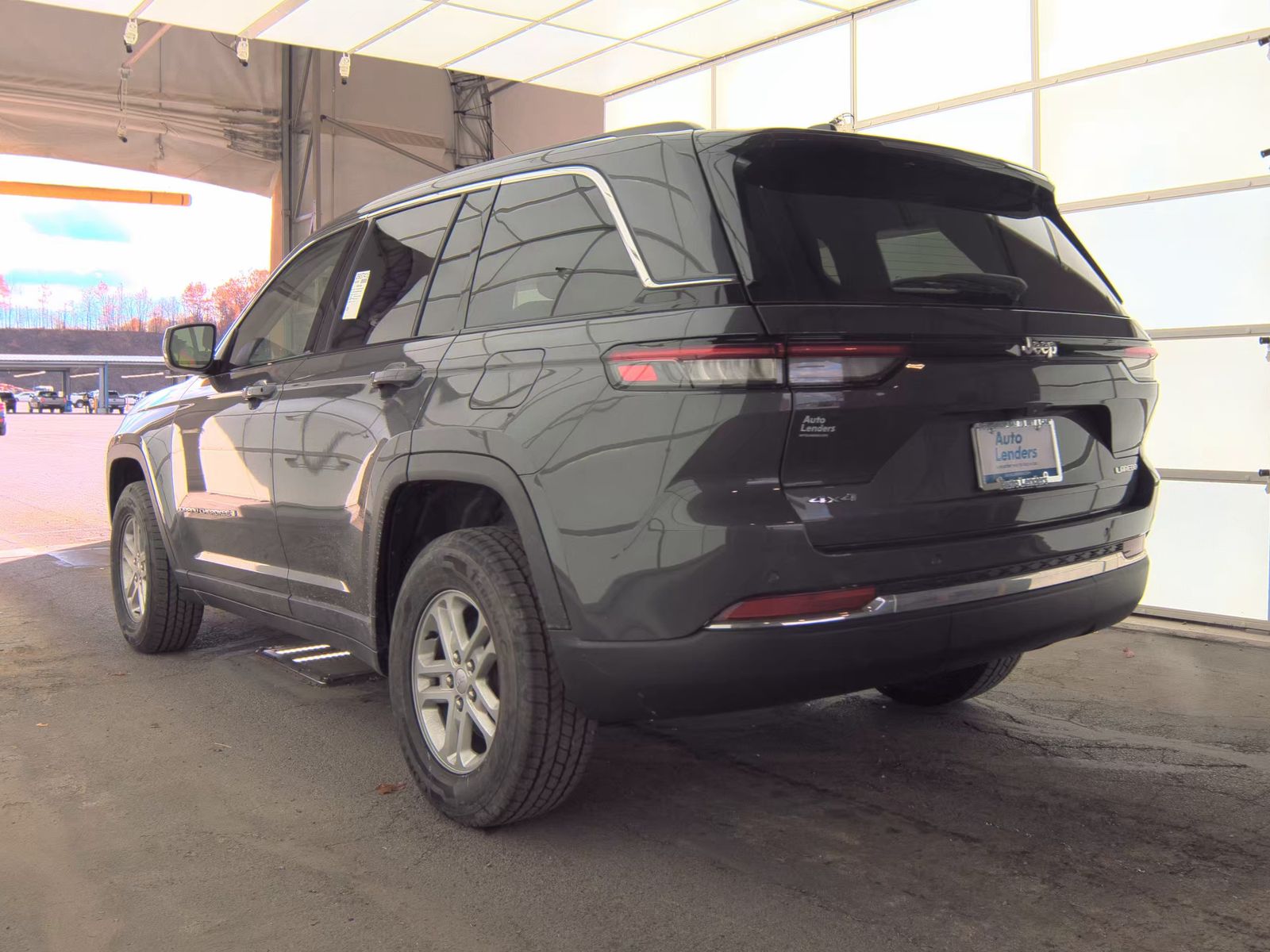 2023 Jeep Grand Cherokee Laredo AWD