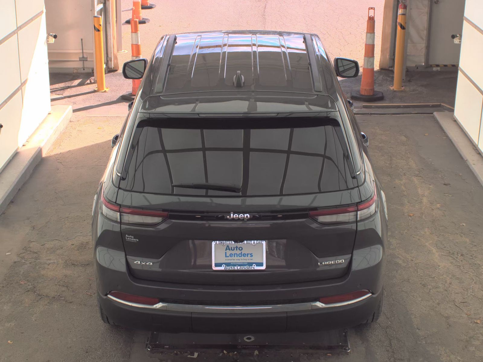 2023 Jeep Grand Cherokee Laredo AWD