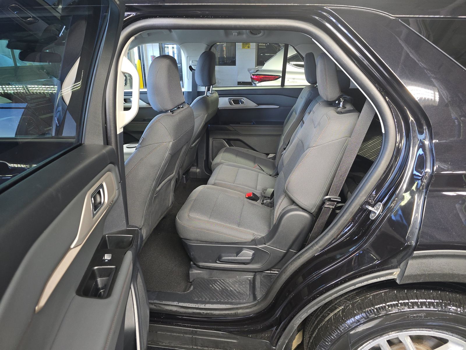 2025 Ford Explorer Active AWD