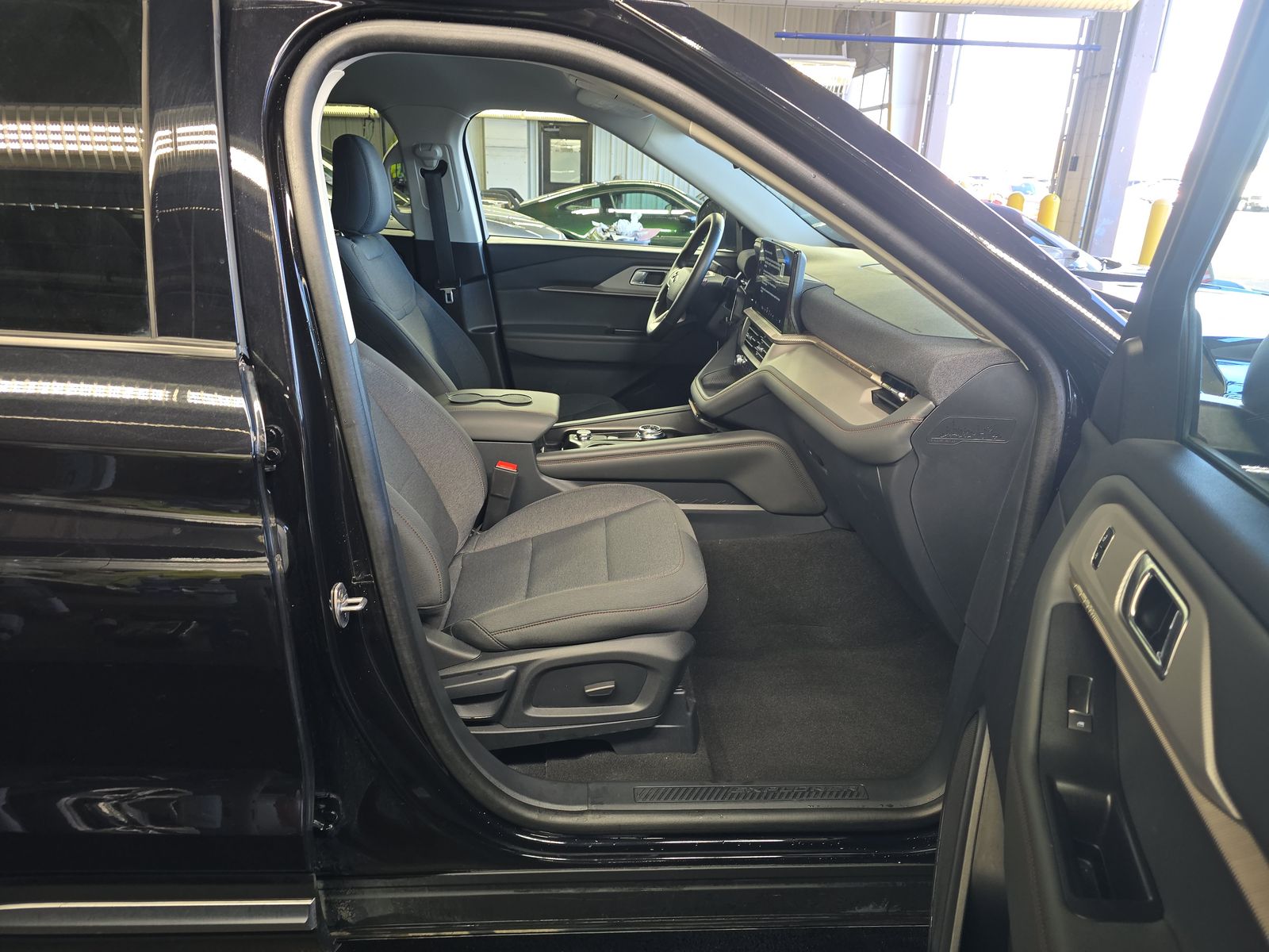 2025 Ford Explorer Active AWD