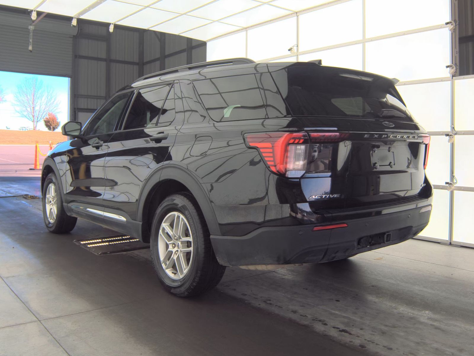 2025 Ford Explorer Active AWD