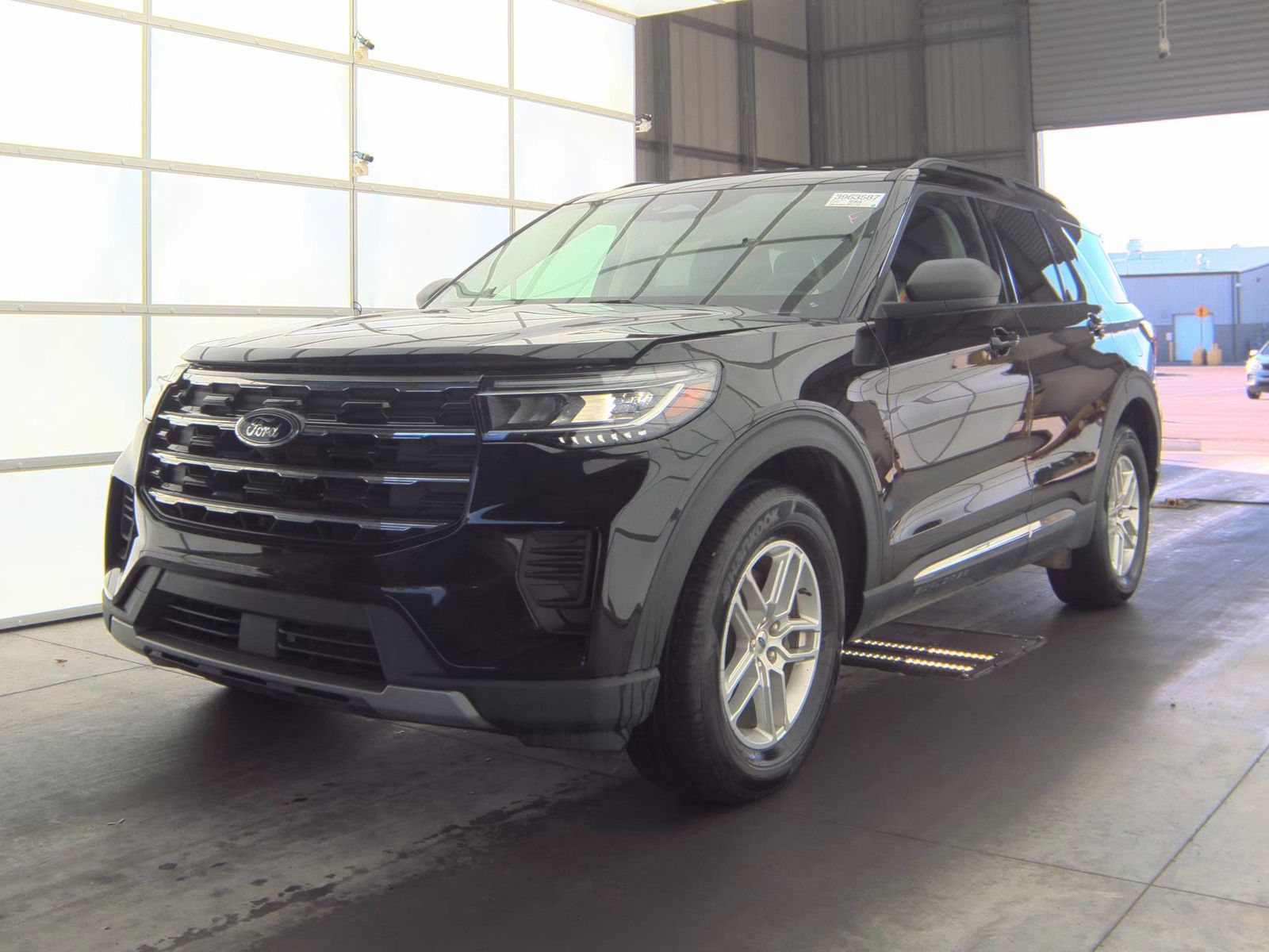 2025 Ford Explorer Active AWD