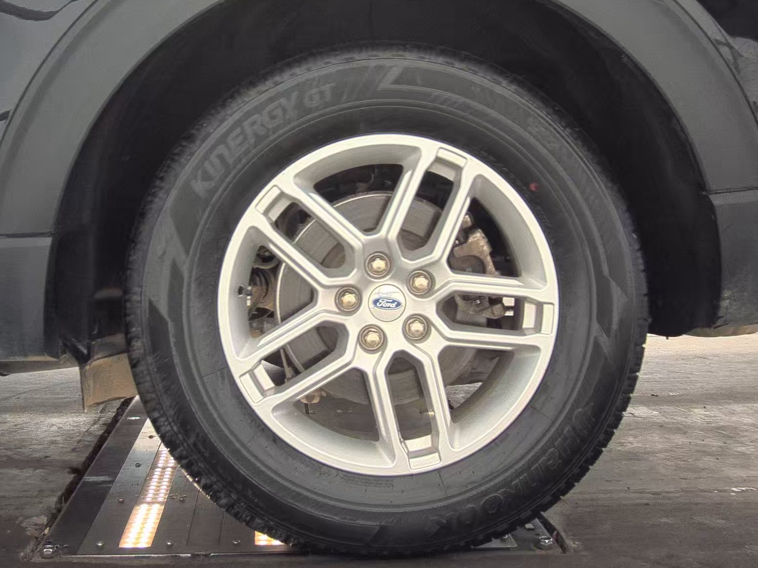 2025 Ford Explorer Active AWD