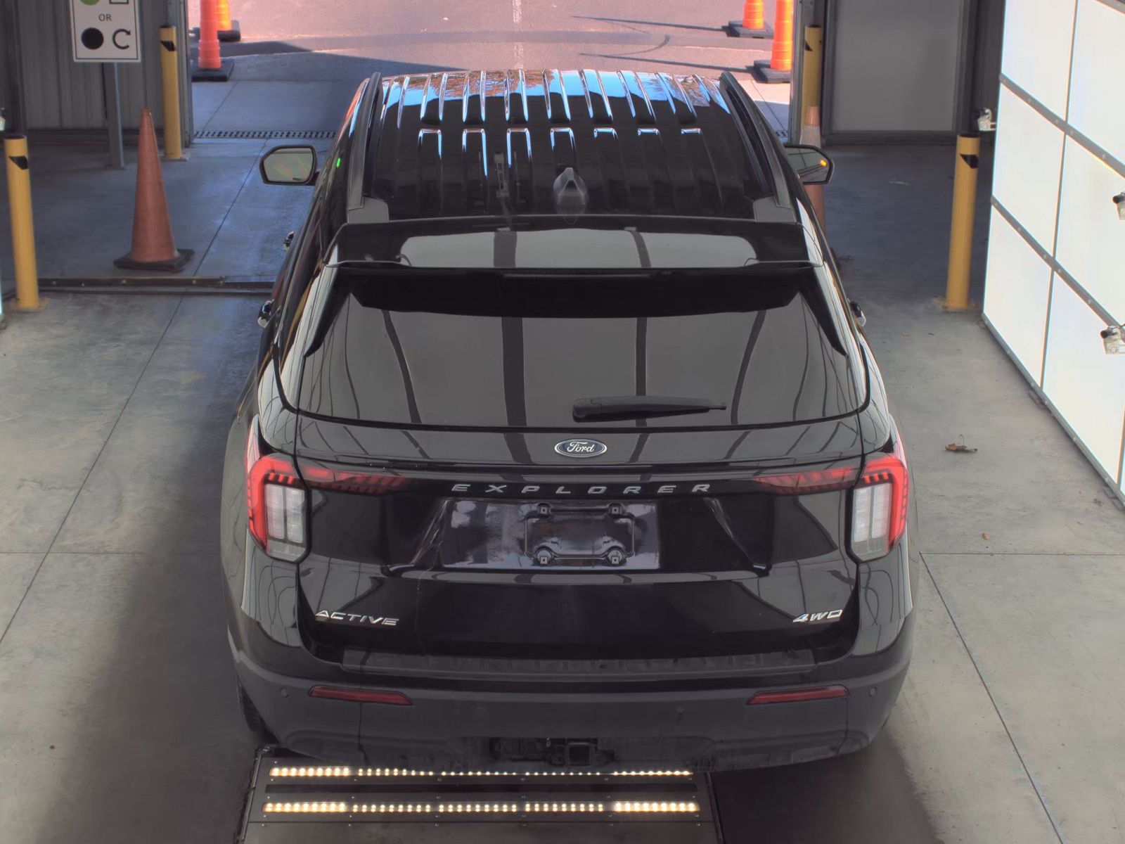 2025 Ford Explorer Active AWD