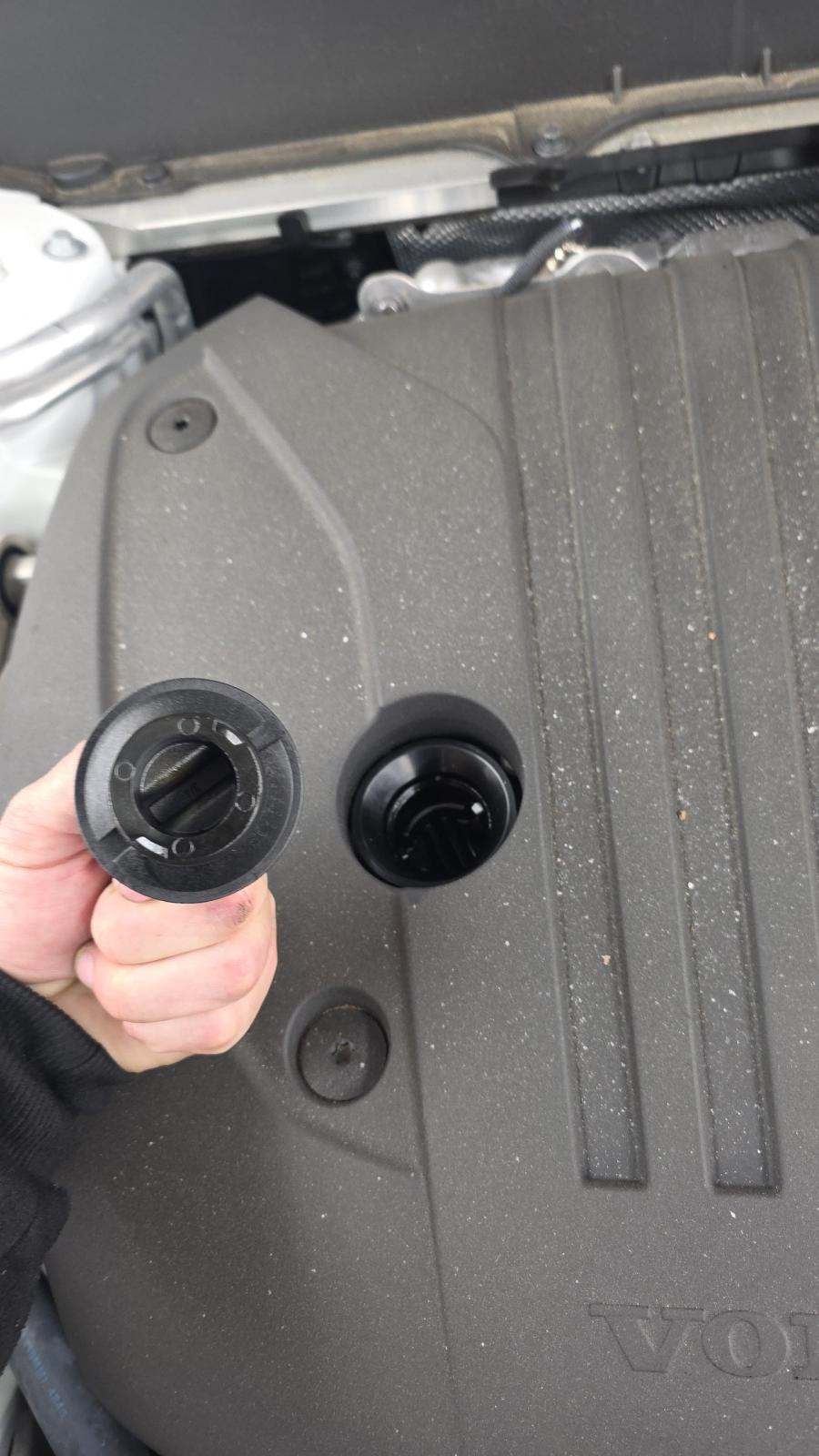 2025 Volvo XC90 B5 Plus AWD