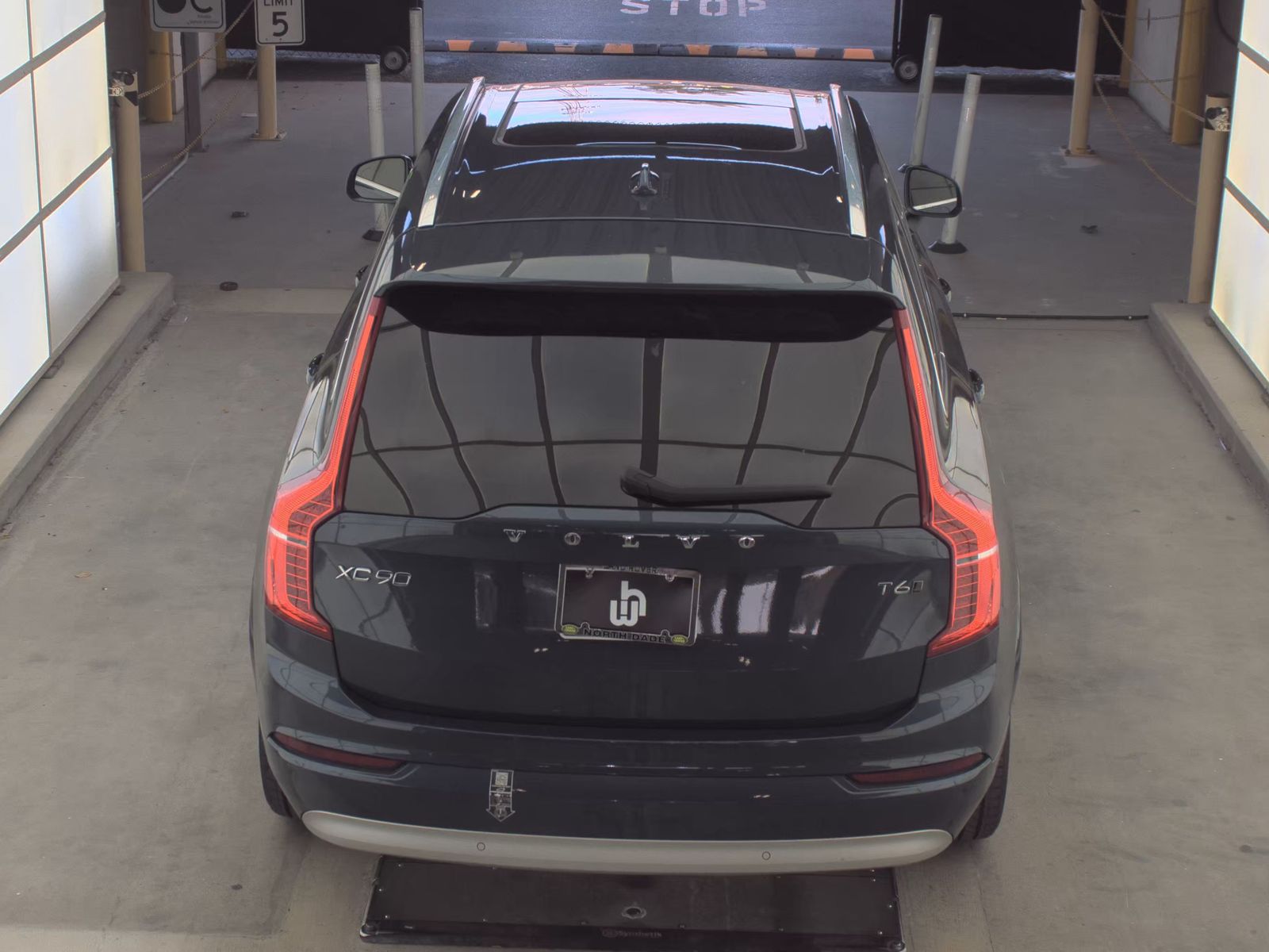 2022 Volvo XC90 T6 Momentum AWD