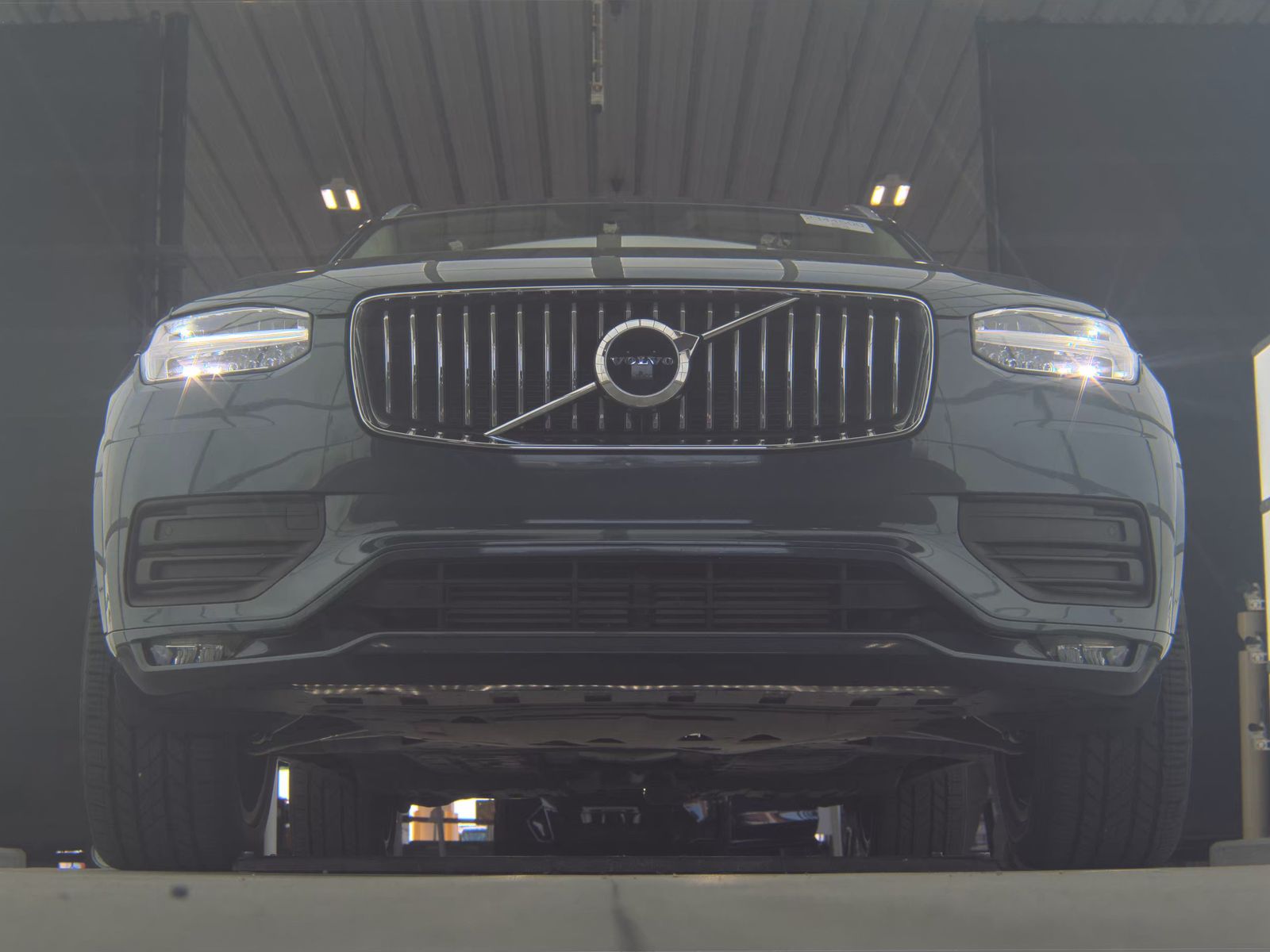 2022 Volvo XC90 T6 Momentum AWD
